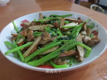 stir-fried celery with five-spice tofu