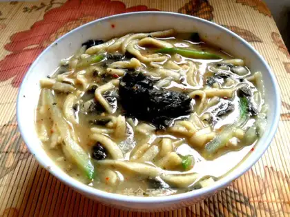 Sesame leaf mixed noodles