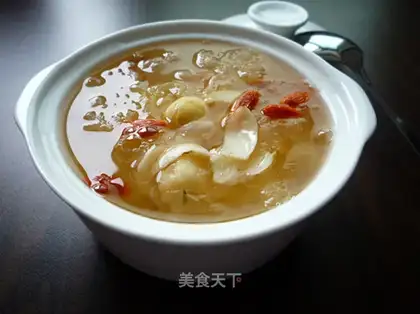 Tremella lotus seed soup