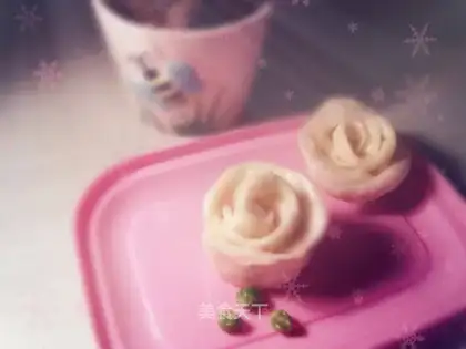 Rose steamed buns