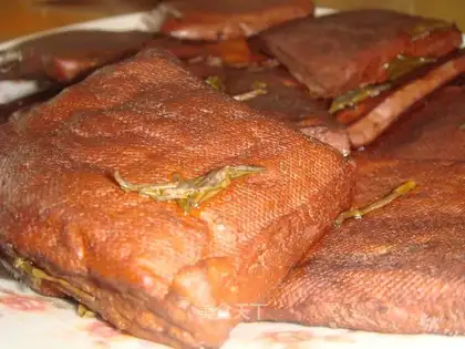 Tea flavored dried tofu