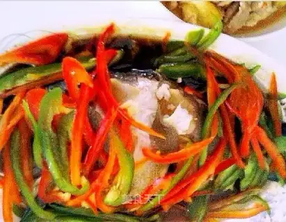 Pour fragrant and bite mandarin fish