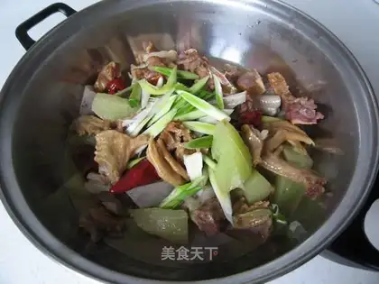 Salted duck and lettuce fragrant pot