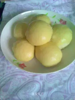 Vanilla carrot steamed buns