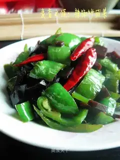 stir-fried pickles with chili peppers