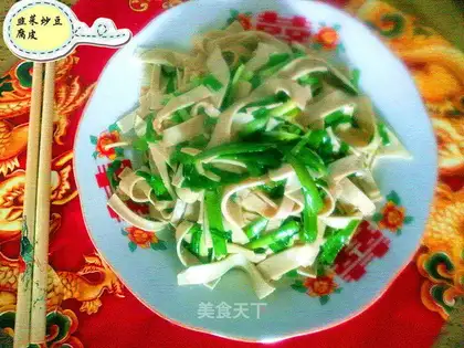 stir-fried tofu skin with leeks