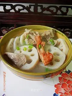 Stewed lotus root with roast duck bone