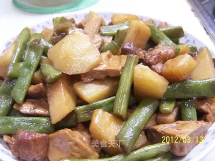 Roasted potatoes and beans