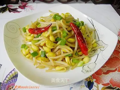 stir-fried spicy soybean sprouts