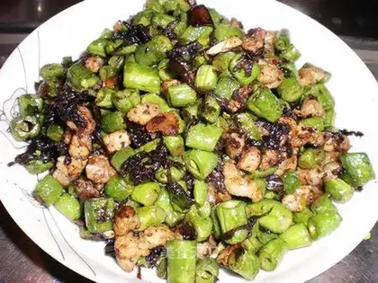 stir-fried green beans with olive vegetable