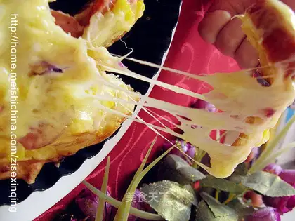 Pine nut corn pizza