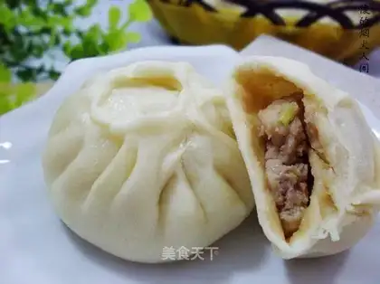 Fresh meat steamed buns