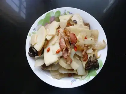 stir-fried spring bamboo shoots