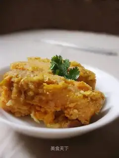 Baked pumpkin with salty egg yolk