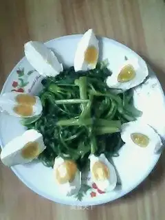 Water spinach mixed with salted duck eggs