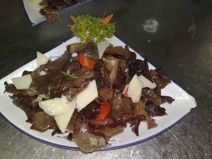 stir-fried fungus in Huaishan