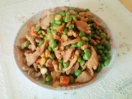 Stewed pork with green beans and ham
