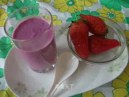 Purple cabbage yogurt sauce