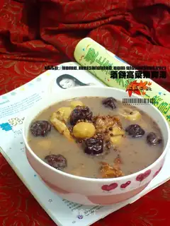 Wine cake sorghum pork knuckle soup