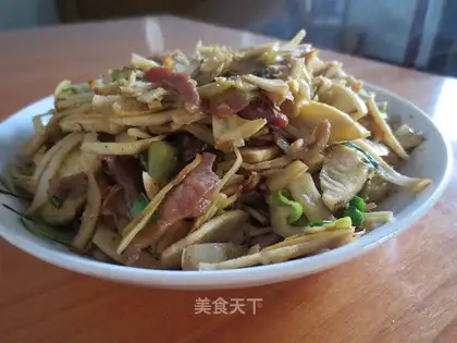 stir-fried bacon bamboo shoots