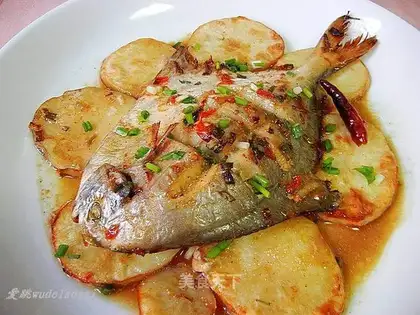 Roasted pomfret with potato