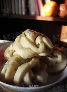 Home-cooked flower rolls