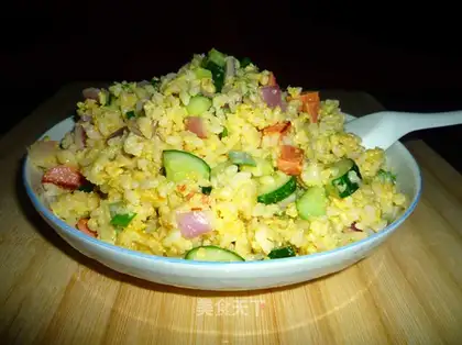 Home-cooked fried rice with egg