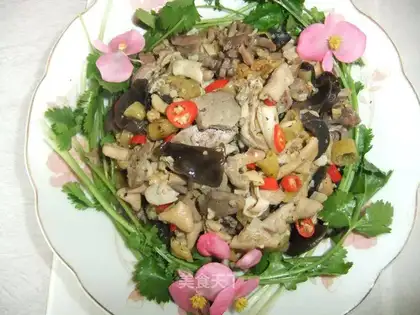 Chicken offal with pickled pepper
