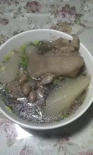 Stewed pig's feet with yam and peanut