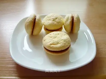 sandwich biscuits