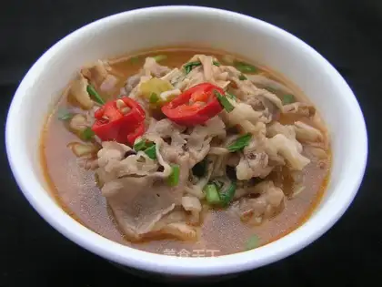 Sour soup, golden needle and fat beef