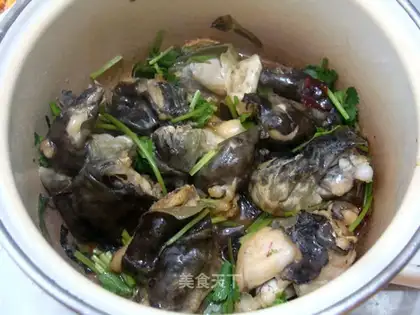 Spicy stewed bullfrog