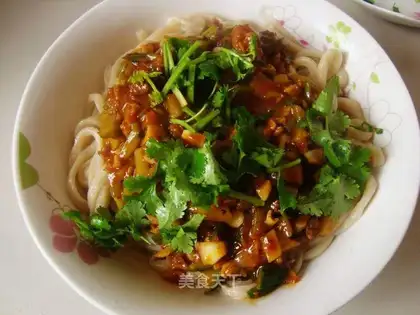Noodles with fried sauce with strips