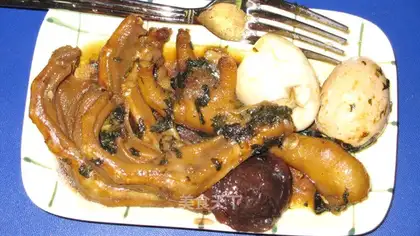 Duck feet and chicken feet casserole