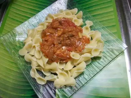 Spaghetti in sardine sauce