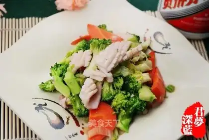 Fried squid with broccoli