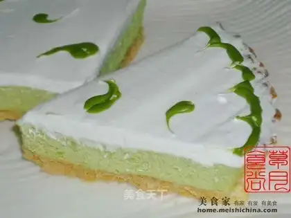 Matcha cheese pie