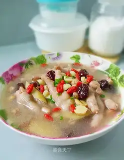 Lotus chicken feet soup