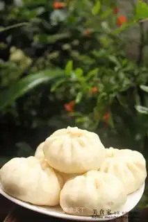 Sesame steamed buns