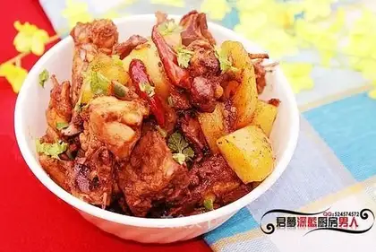 Stewed potatoes with chicken frame