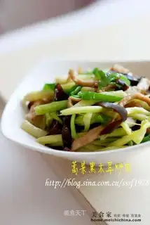 stir-fried pork with artemisia and black fungus