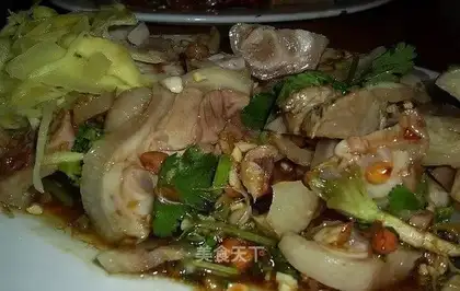 Luchuan white cut pork knuckle