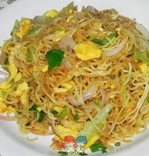 stir-fried instant noodles