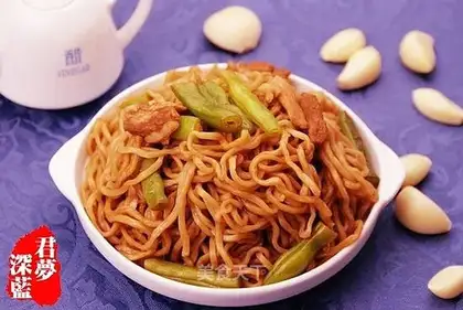 Doujiao braised noodles