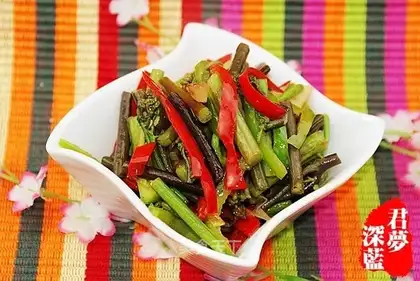 stir-fried shredded pork with bracken