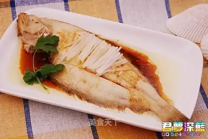Fresh and tender steamed fish