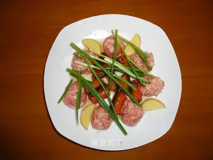 Steamed meatballs with rice eel