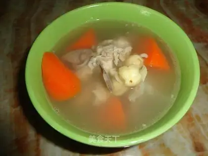 Pork bone and carrot soup