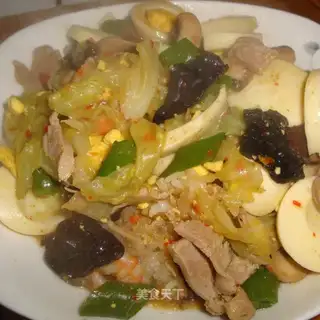 Crispy rice with sauce