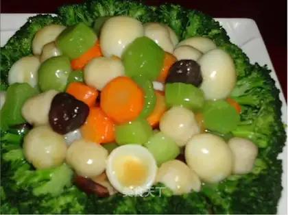 Stewed Quail Eggs with Mixed Vegetables